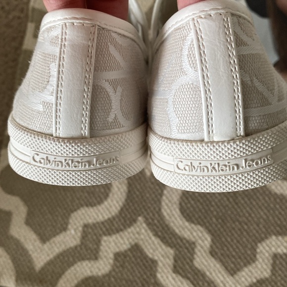 “Calvin Klein” Marren Fabric/Textured oyster/white slip on sneakers; size 8 - Picture 7 of 7